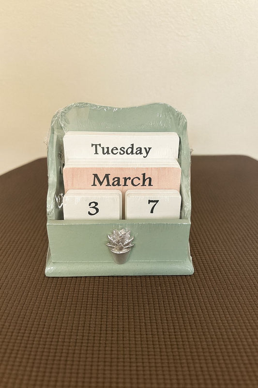 Wooden Desk Calendar – Reusable Vintage Style