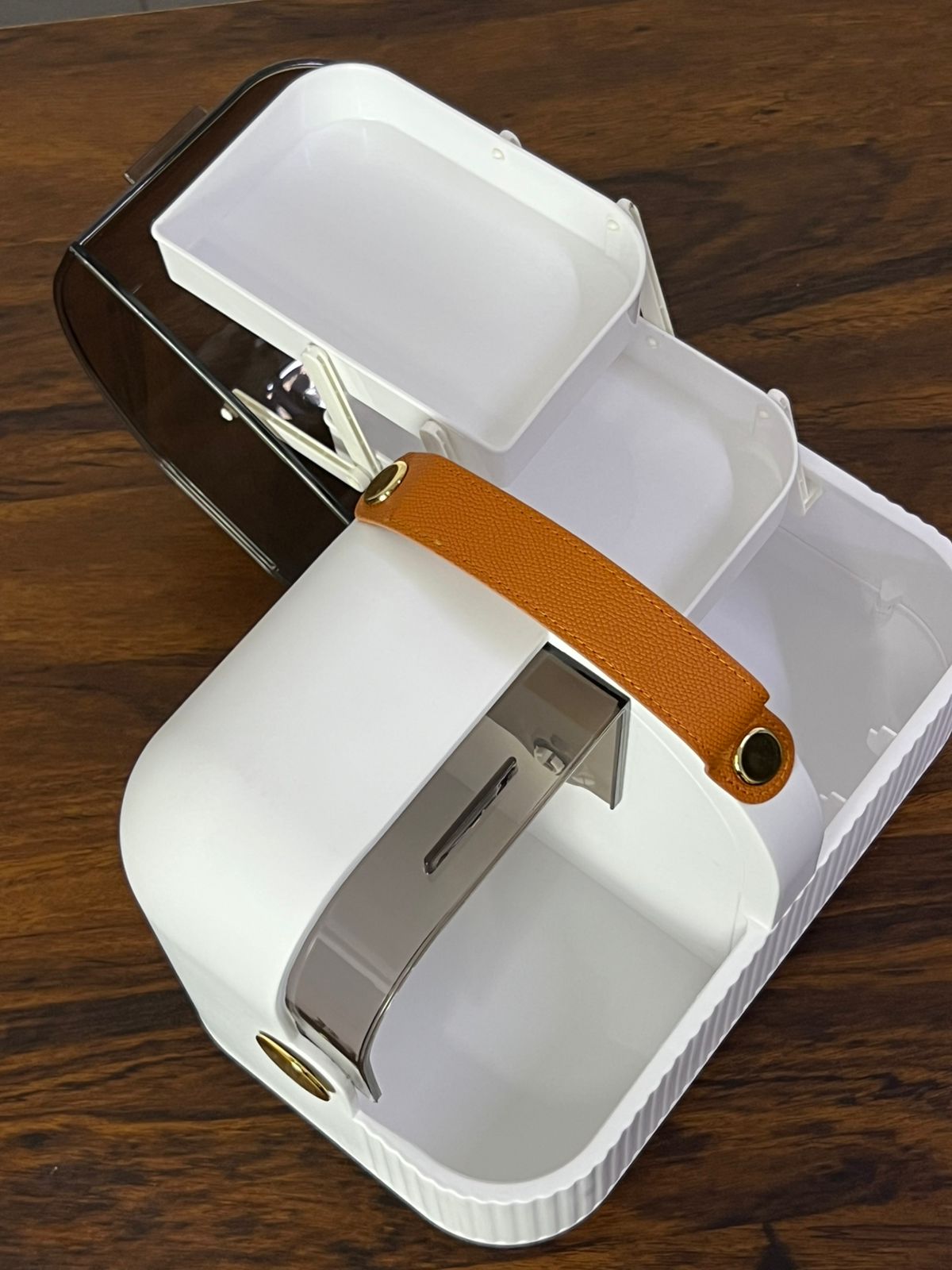 Portable Cosmetics Storage Box – Dustproof Organizer with Lid & Handle