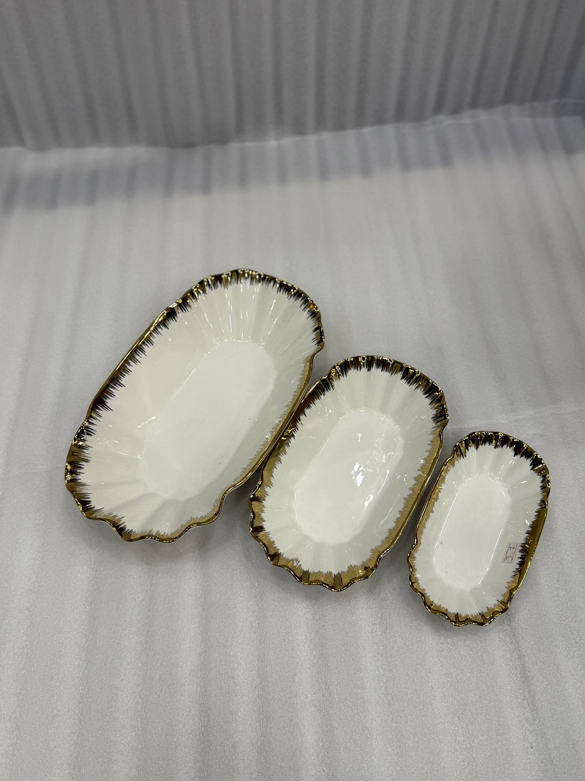 Luxury Wavy Edge Porcelain Platters - 3 Pcs Serving Set