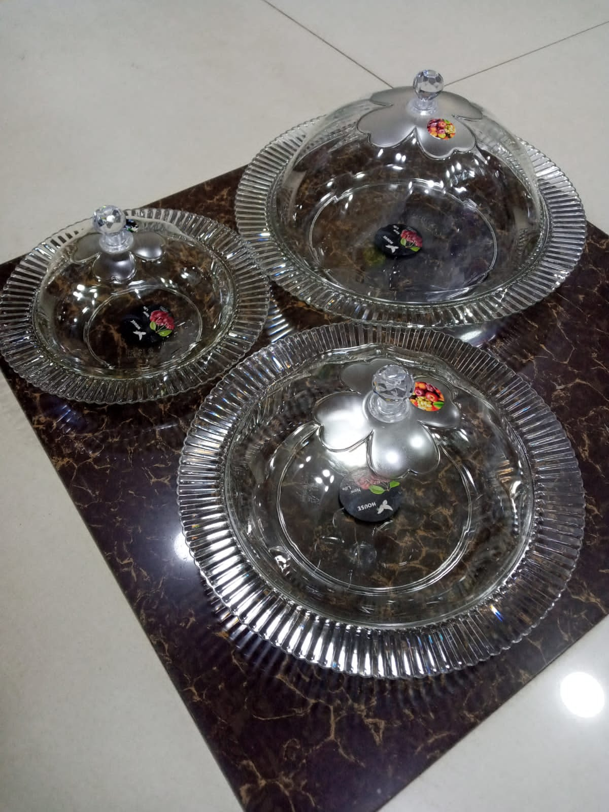 Acrylic Cake Stand with Dome Lid