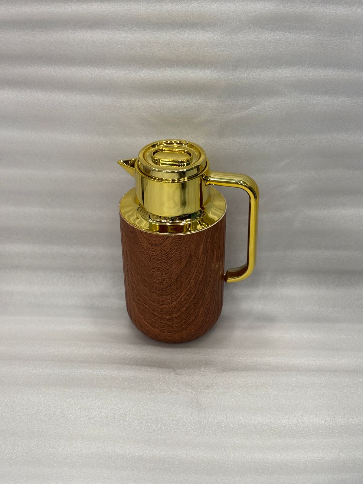 Luxury Wooden Finish Thermos Flask with Golden Lid (1liter)