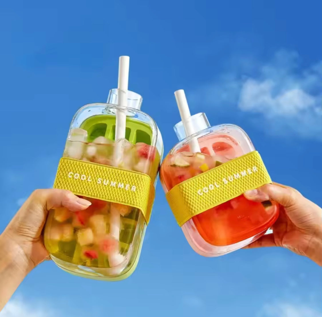 Silicone Ice Cube Tray with Straw - Leakproof
