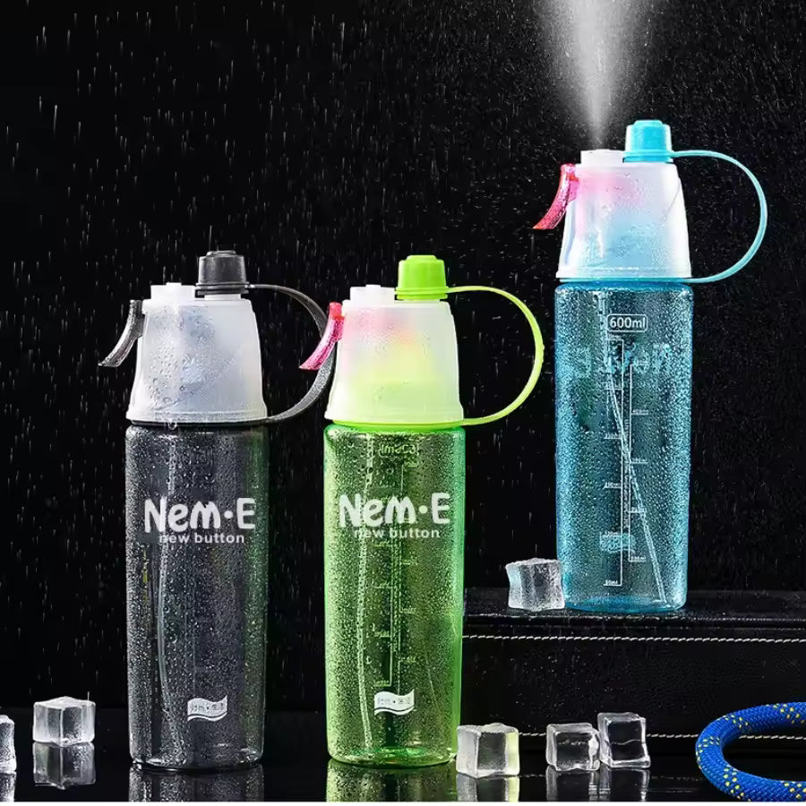 New trendy, convenient, large-capacity transparent plastic cup for summer Creative outdoor sports portable spray cup