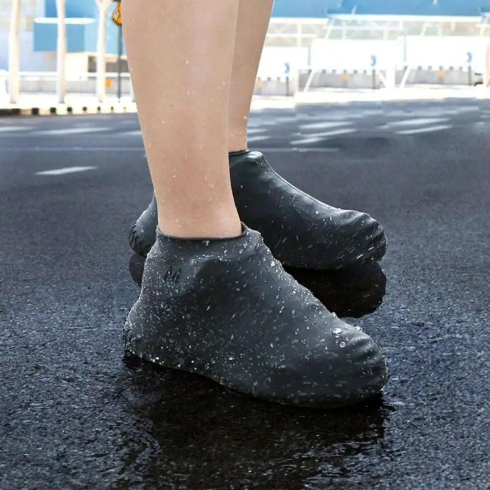 1 pair of reusable rain boots suit men's and women's shoe covers to protect non-slip rubber suitable for outdoor rainy days.