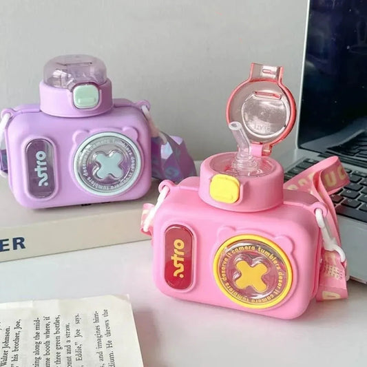 Cartoon 600ml Water Bottle Sealed Leak-proof Straw Water Cup Safety Latch with Shoulder Strap Plastic Cup For Children
