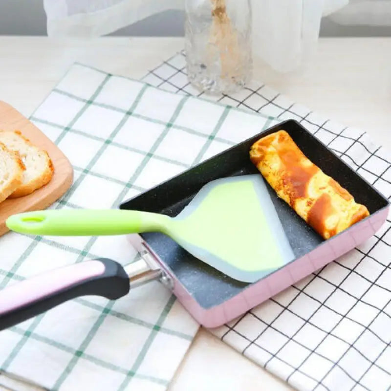 1Pcs Random Color Silicone Kitchen Ware Cooking Utensils Spatula Beef Meat Egg Kitchen Scraper Wide Pizza Cooking Tools Shovel