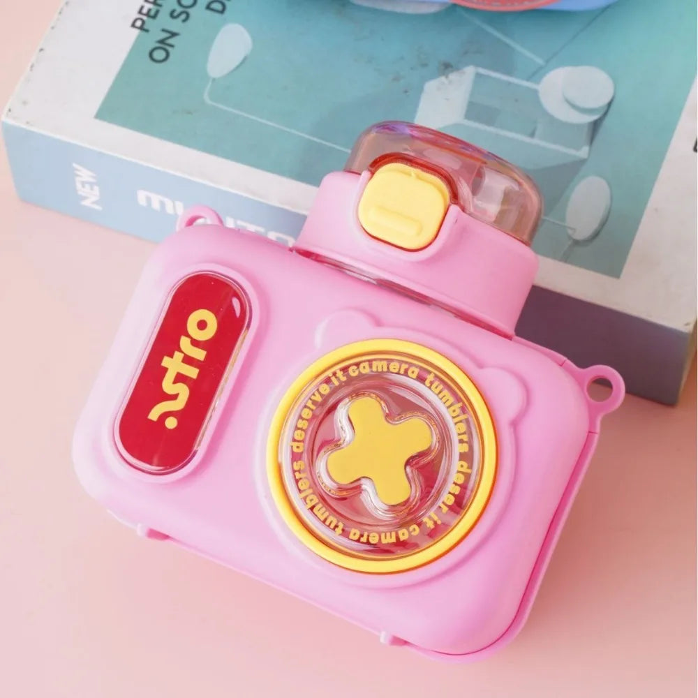 Cartoon 600ml Water Bottle Sealed Leak-proof Straw Water Cup Safety Latch with Shoulder Strap Plastic Cup For Children