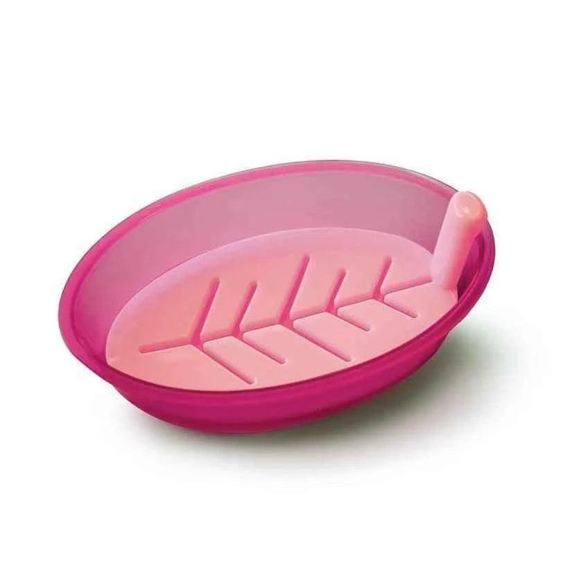 Pink leaf shape soap box with raised drainage design to keep soap dry and clean